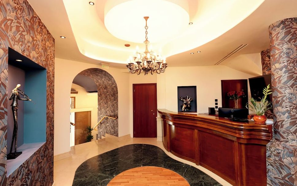 แผนกต้อนรับส่วนหน้า รูปภาพ