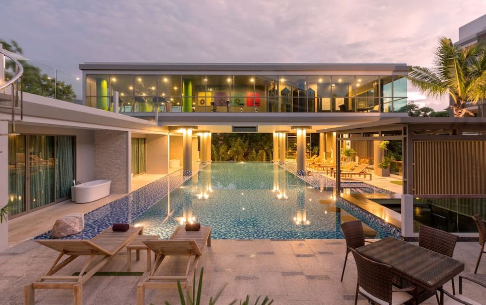 สระว่ายน้ำ รูปภาพ