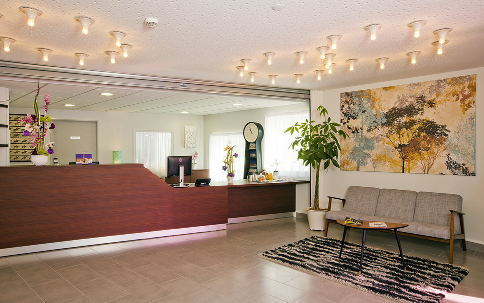 แผนกต้อนรับส่วนหน้า รูปภาพ