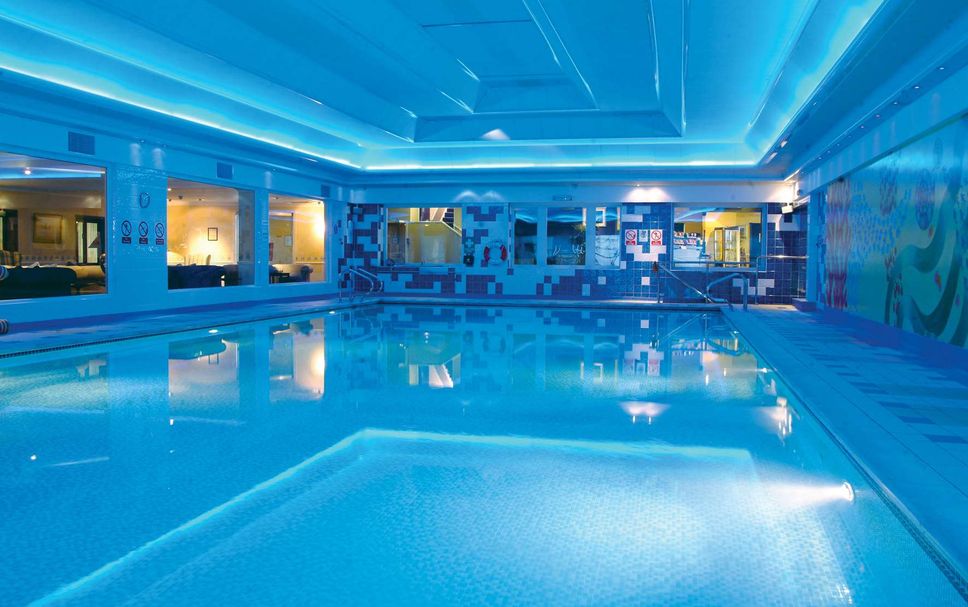 สระว่ายน้ำ รูปภาพ