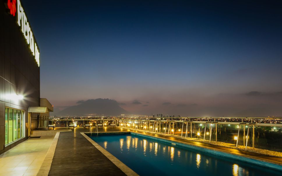 สระว่ายน้ำ รูปภาพ