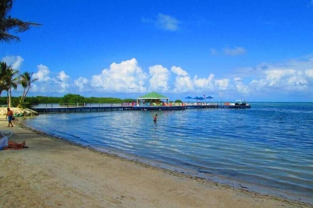 ชายหาด