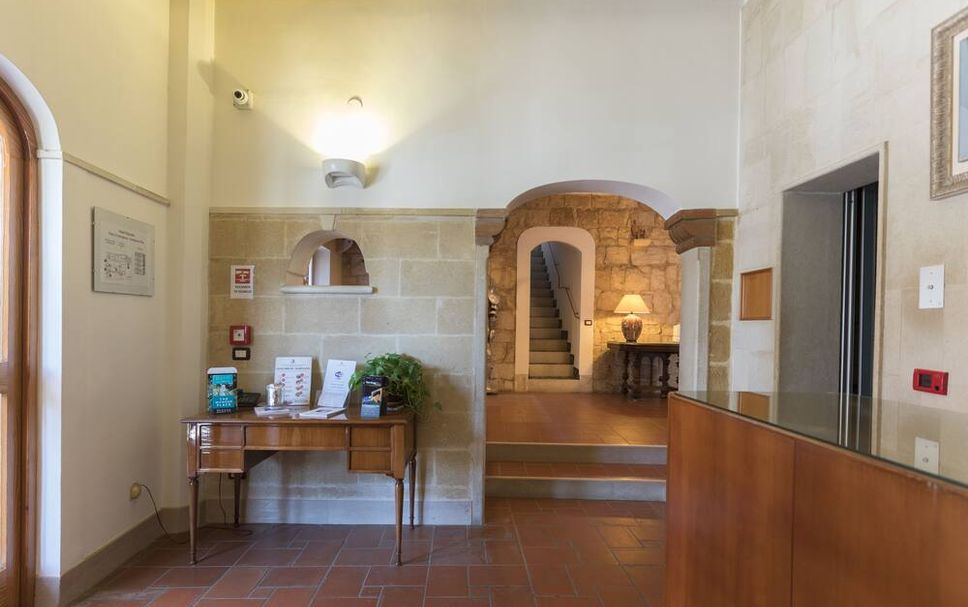 แผนกต้อนรับส่วนหน้า รูปภาพ