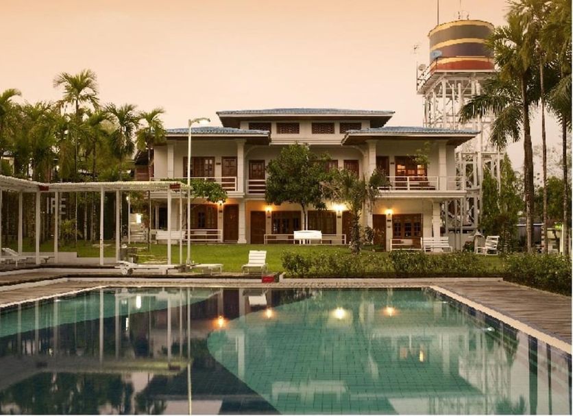 สระว่ายน้ำ รูปภาพ