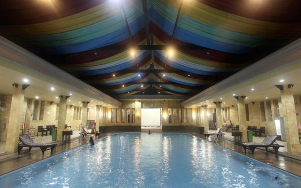 สระว่ายน้ำ รูปภาพ