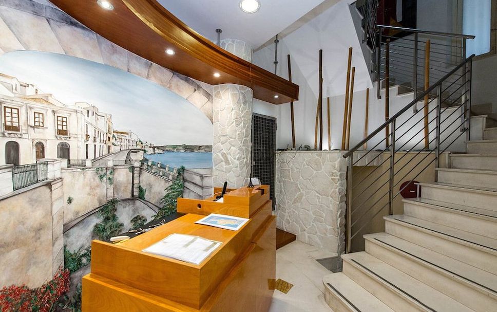 แผนกต้อนรับส่วนหน้า รูปภาพ