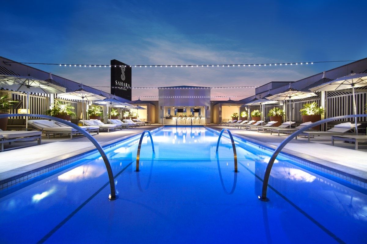 สระว่ายน้ำ