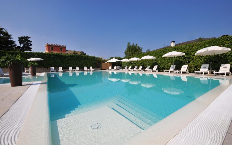 สระว่ายน้ำ รูปภาพ