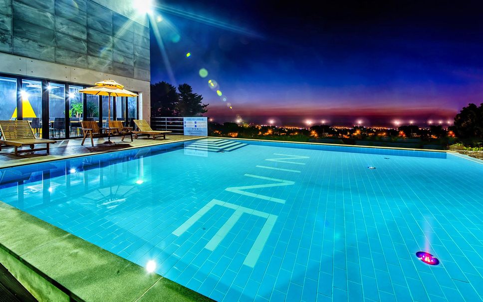 สระว่ายน้ำ รูปภาพ