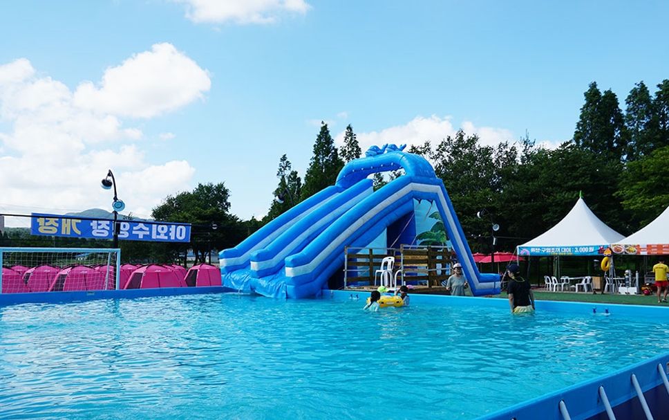 สระว่ายน้ำ รูปภาพ