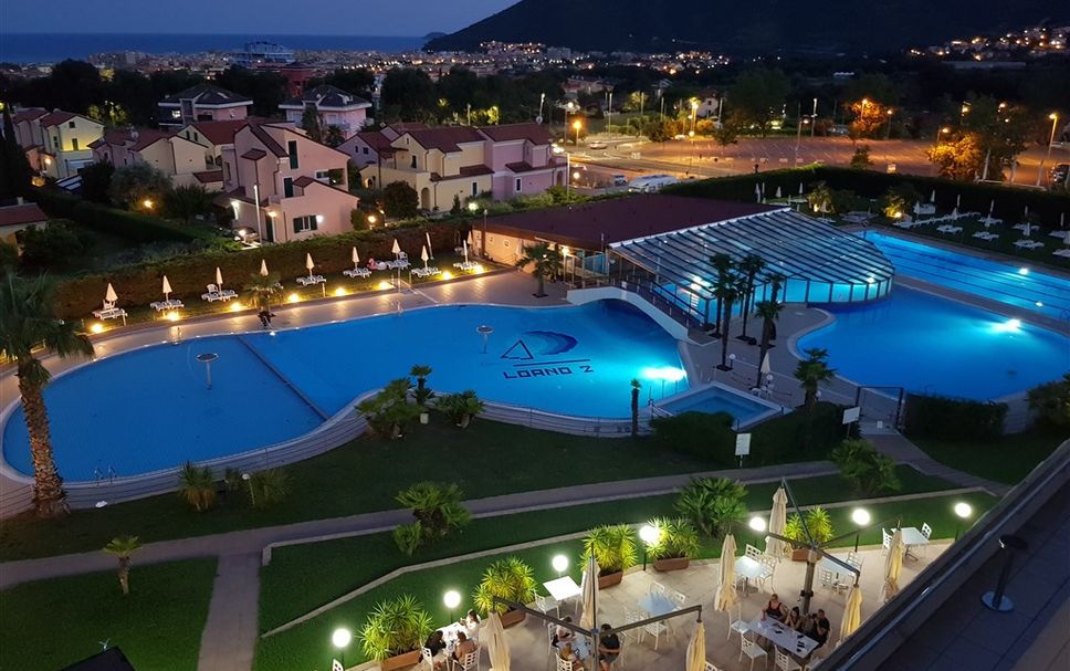 สระว่ายน้ำ รูปภาพ