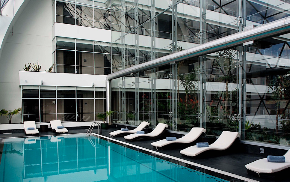 สระว่ายน้ำ รูปภาพ