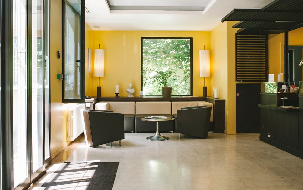 แผนกต้อนรับส่วนหน้า รูปภาพ