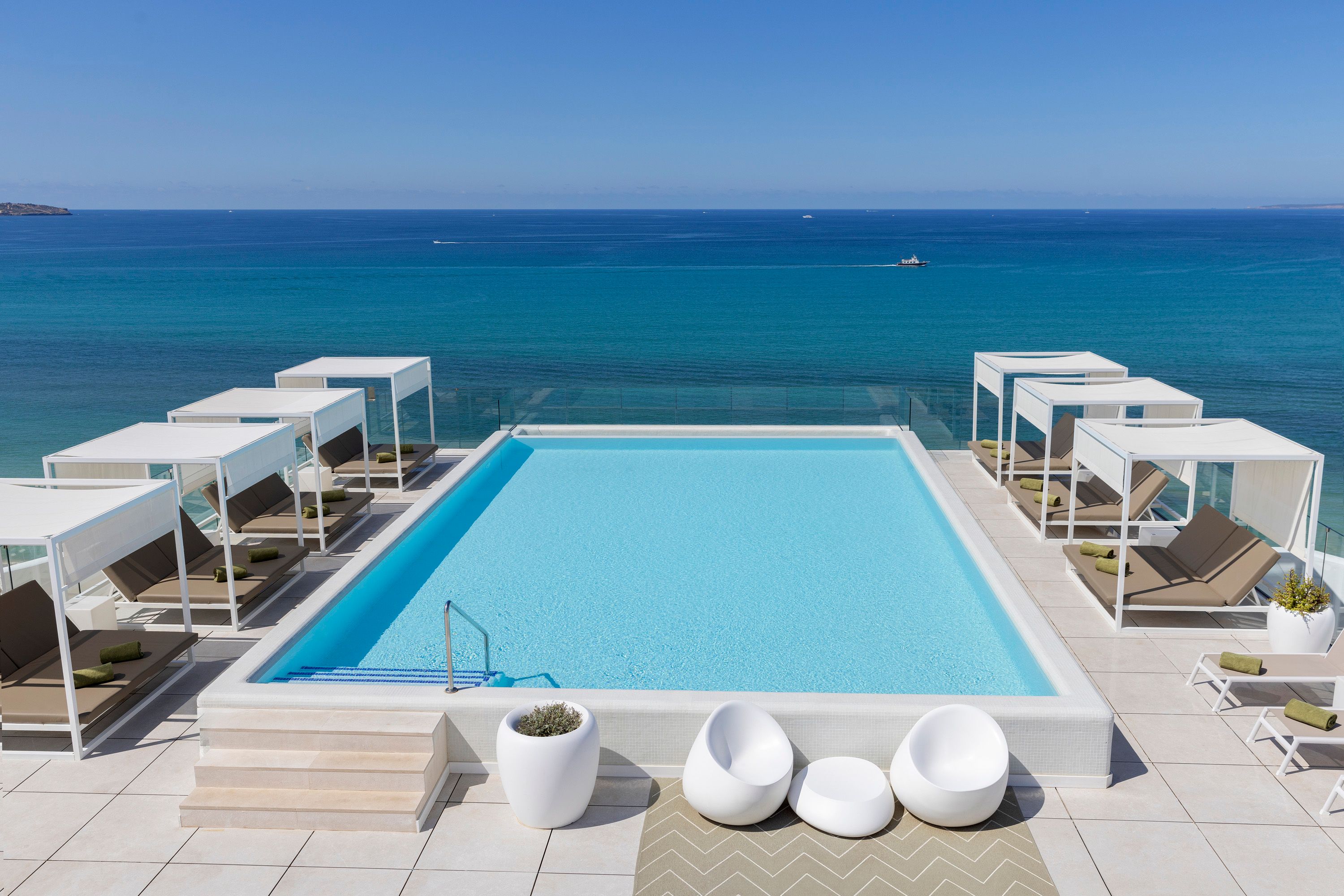 สระว่ายน้ำ