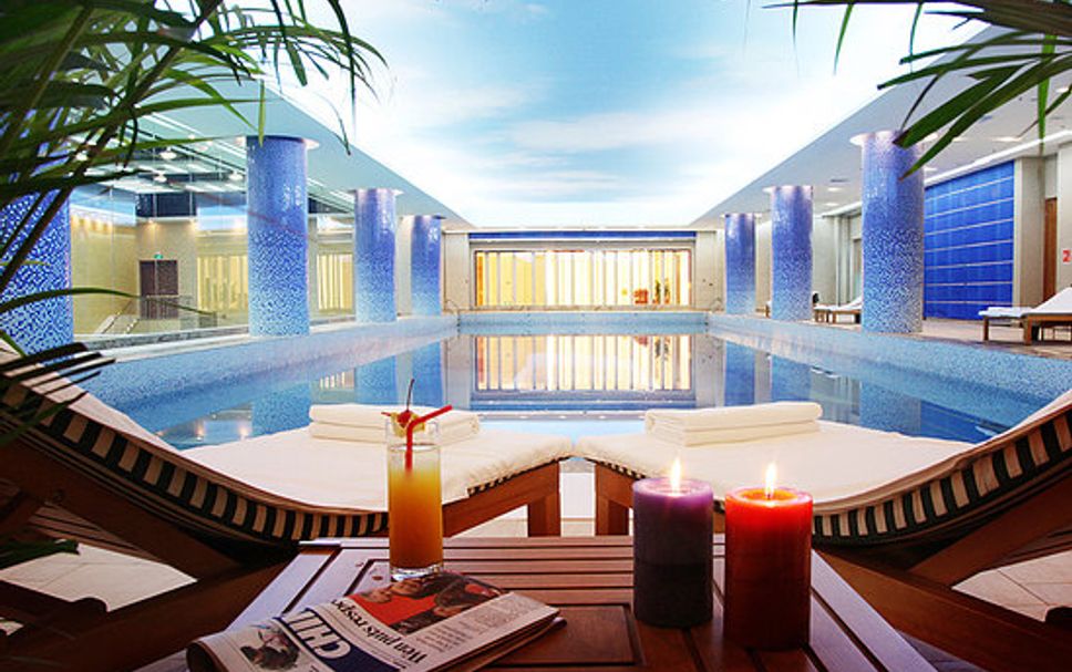 สระว่ายน้ำ รูปภาพ