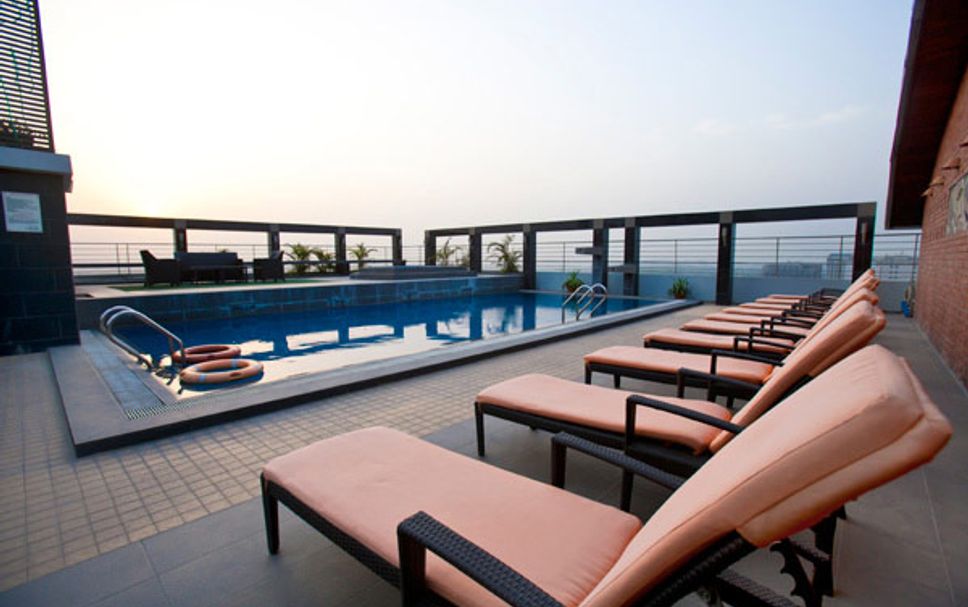 สระว่ายน้ำ รูปภาพ